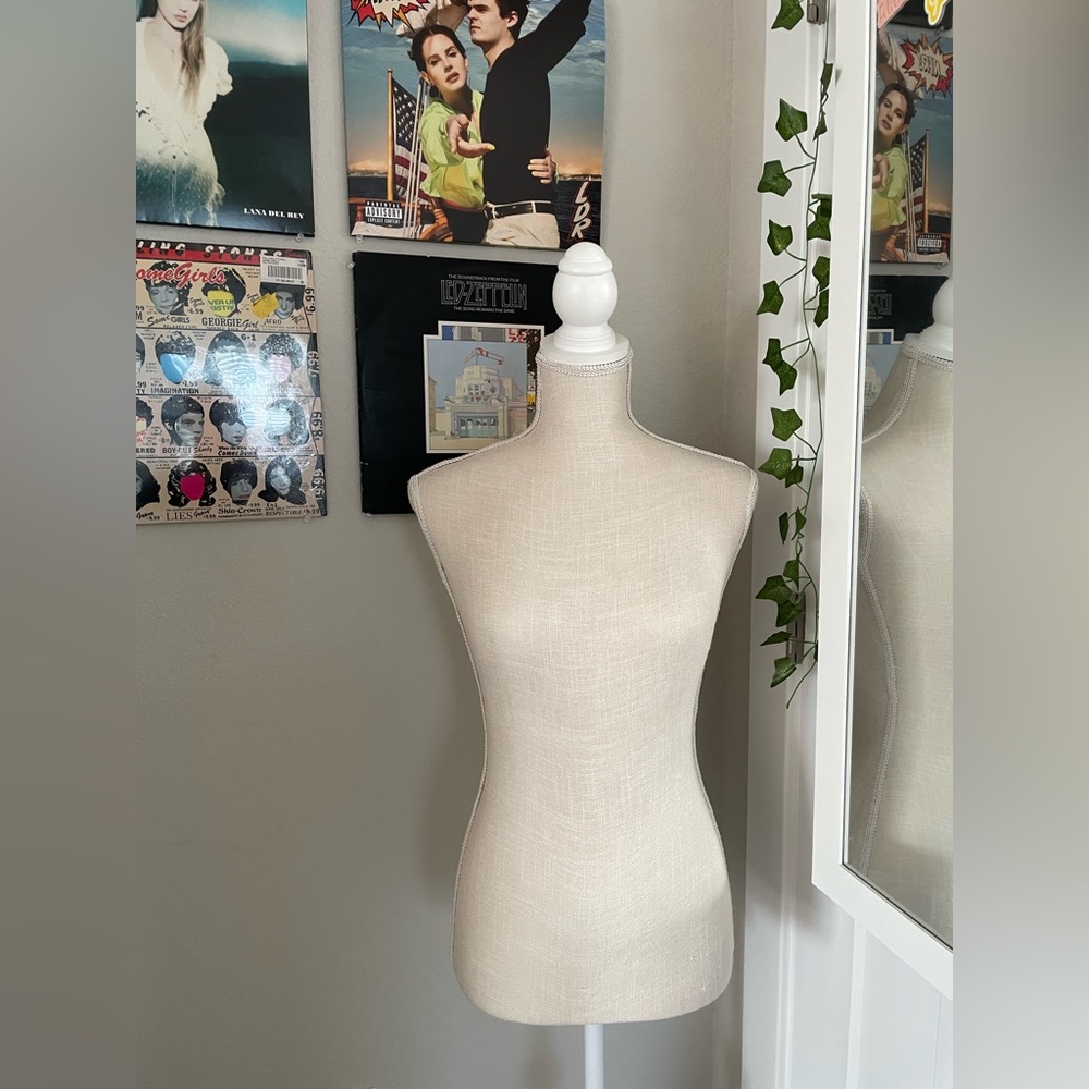 White and Cream Fashion Mannequin (Adjustable)